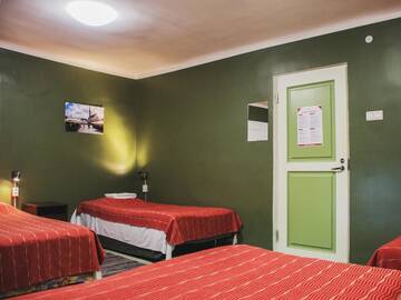 Фото номера Четырехместный номер с общей ванной комнатой Хостелы 16eur - Old Town Munkenhof г. Таллин 6