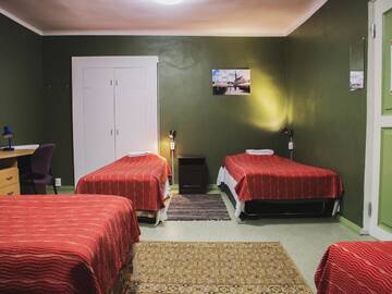 Фото номера Четырехместный номер с общей ванной комнатой Хостелы 16eur - Old Town Munkenhof г. Таллин 7