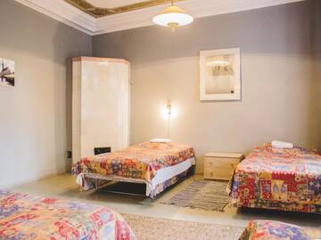 Фото номера Четырехместный номер с общей ванной комнатой Хостелы 16eur - Old Town Munkenhof г. Таллин 2
