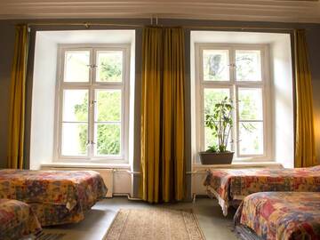 Фото номера Четырехместный номер с общей ванной комнатой Хостелы 16eur - Old Town Munkenhof г. Таллин 3