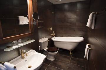 Фото номера Полулюкс Отель Hotel St. Barbara г. Таллин 2