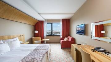 Фото номера Стандартный семейный номер Отель Hestia Hotel Europa г. Таллин 4