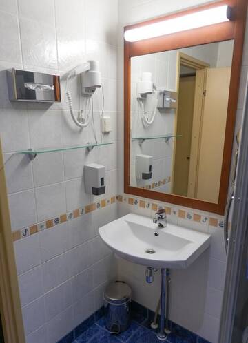 Фото номера Двухместный номер с 2 отдельными кроватями Отель Tähetorni Hotel г. Таллин 5