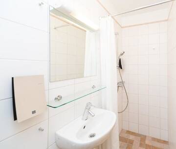 Фото номера Трехместный номер на цокольном этаже Отель Rija Old Town Hotel г. Таллин 5