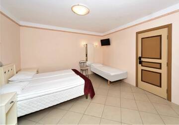 Фото номера Двухместный номер на цокольном этаже Отель Rija Old Town Hotel г. Таллин 2