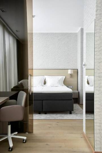 Фото номера Люкс с 2 спальнями, сауной и доступом в спа-центр Отель Tallink Spa &amp; Conference Hotel г. Таллин 9