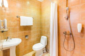 Фото номера Трехместный номер с видом на улицу Отель City Hotel Tallinn by Unique Hotels г. Таллин 5