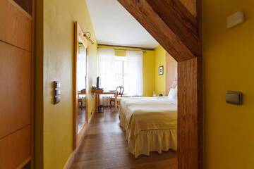 Фото номера Улучшенный двухместный номер с 1 кроватью Отель The Three Sisters Boutique Hotel г. Таллин 10