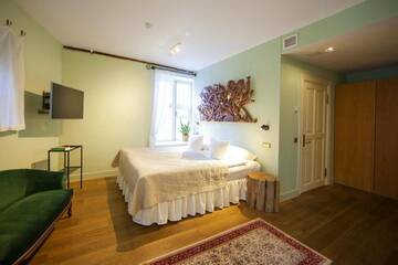 Фото номера Улучшенный двухместный номер с 1 кроватью Отель The Three Sisters Boutique Hotel г. Таллин 12