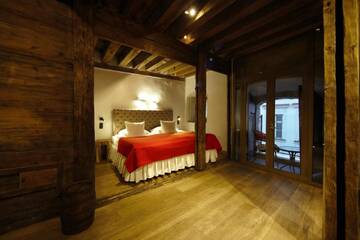 Фото номера Люкс Отель The Three Sisters Boutique Hotel г. Таллин 9