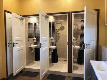 Фото номера Трехместный номер Хостелы Zinc Old Town Hostel Tallinn г. Таллин 17