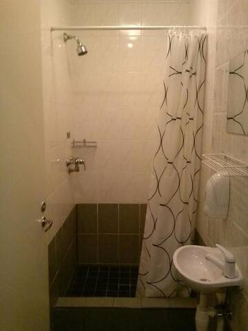 Фото номера Трехместный номер Хостелы Zinc Old Town Hostel Tallinn г. Таллин 8