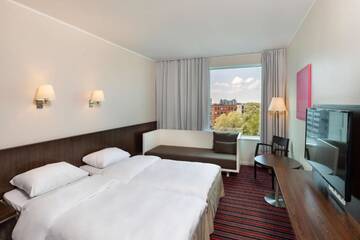 Фото номера Стандартный номер Отель Park Inn by Radisson Meriton Conference &amp; Spa Hotel Tallinn г. Таллин 6