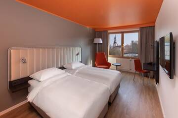 Фото номера Улучшенный номер Отель Park Inn by Radisson Meriton Conference &amp; Spa Hotel Tallinn г. Таллин 2