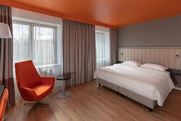 Фото номера Улучшенный номер Отель Park Inn by Radisson Meriton Conference &amp; Spa Hotel Tallinn г. Таллин 3