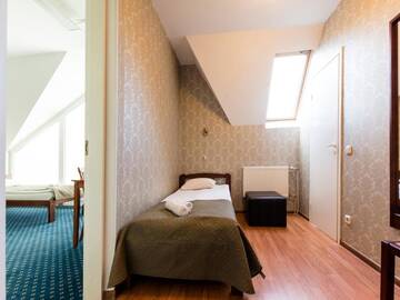 Фото номера Трехместный номер с собственной душевой Отель Humala Guest House г. Таллин 4