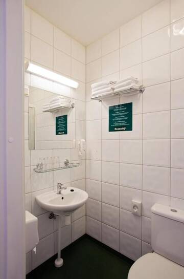 Фото номера Двухместный номер с 1 кроватью Отель Economy Hotel г. Таллин 40