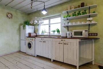Фото номера Шале с двумя спальнями Дома для отпуска House in the City г. Таллин 7