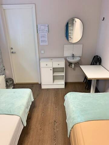 Фото номера Двухместный номер с 2 отдельными кроватями Хостелы Süda Hostel г. Таллин 6