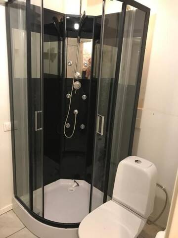 Фото номера Двухместный номер с 2 отдельными кроватями Хостелы Süda Hostel г. Таллин 36