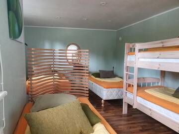 Фото номера Семейный номер Хостелы Freedom65 Hostel and Caravan г. Таллин 4