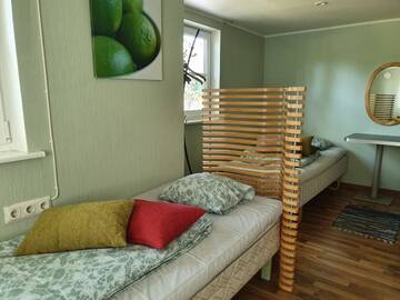 Фото номера Кровать в общем 6-местном номере для женщин Хостелы Freedom65 Hostel and Caravan г. Таллин 6