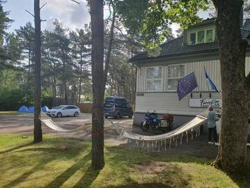 Фото номера Кровать в общем 8-местном номере для мужчин и женщин Хостелы Freedom65 Hostel and Caravan г. Таллин 11