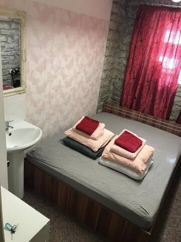 Фото номера Двухместный номер с 1 кроватью и общей ванной комнатой Хостелы Self Service Hostel Tallinn г. Таллин 5