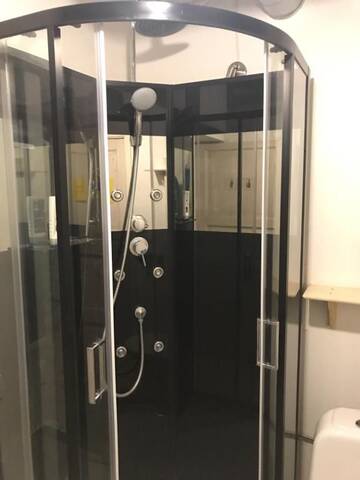 Фото номера Двухместный номер с 1 кроватью и общей ванной комнатой Хостелы Self Service Hostel Tallinn г. Таллин 21