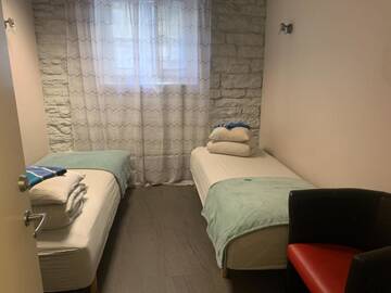 Фото номера Двухместный номер с 2 отдельными кроватями Хостелы Bedroom with Bathroom Private г. Таллин 6