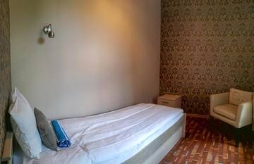 Фото номера Одноместный номер с общим душем и туалетом Хостелы Villa Kadriorg Hostel г. Таллин 4