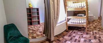 Фото номера Семейный номер с общей ванной комнатой Хостелы Villa Kadriorg Hostel г. Таллин 3